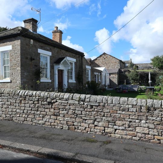House And Wall Adjacent To Masterman Place Arch