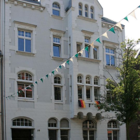 Richard-Wagner-Straße 25