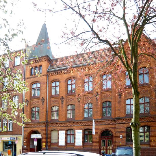 Ehem. Gemeindedoppelschule mit Lehrerwohnhaus