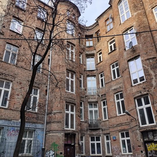 Oficyna przy ulicy Chmielnej 10A