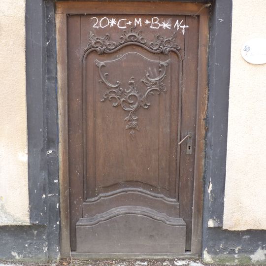 Geschnitzte Haustür