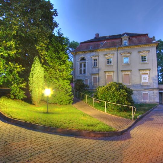 Rittergut und Gutspark Rattwitz Hofweg 1, 1a, 2, 3, 4, 5, 6