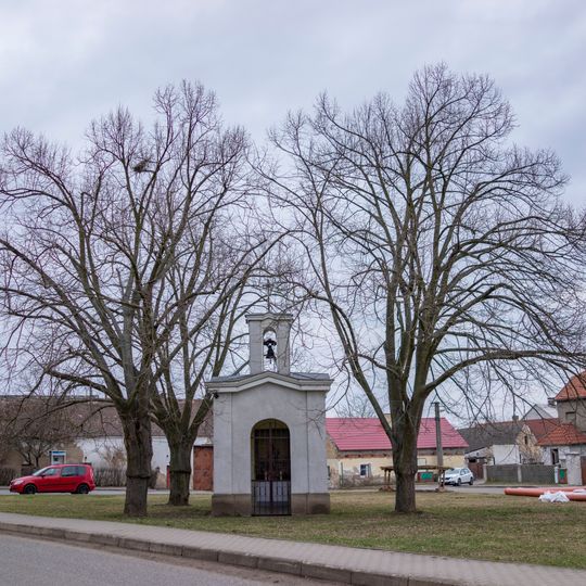 Kaple na návsi v Jizerním Vtelně