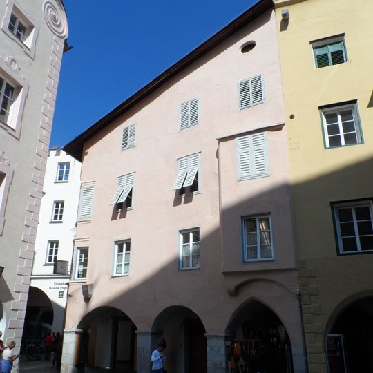 Pfarrplatz 1