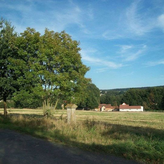 Kříž západně od Oseka