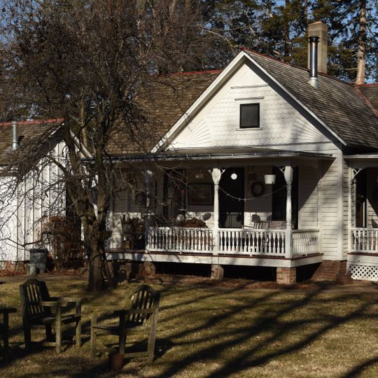 Cottage at Rock and Dubuque Streets