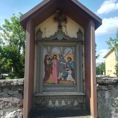 Kreuzweg in der Friedhofsmauer