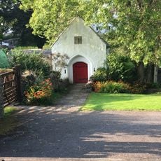 Gate House and bridge at Tŷ Mawr