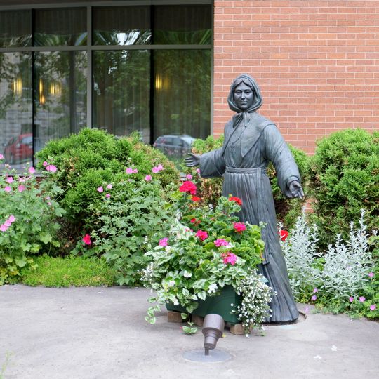 Monument en hommage à Marguerite Bourgeoys