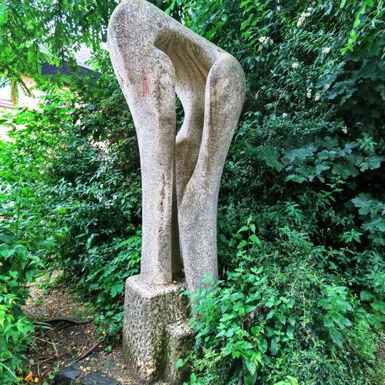 Senkrechte durchbrochene Form