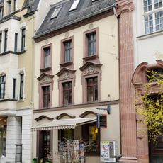 Wohnhaus in geschlossener Bebauung Hauptstraße 22