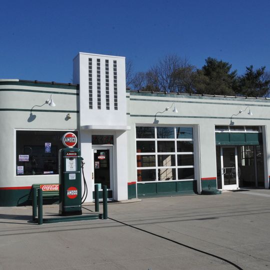 Carlin's Amoco Station