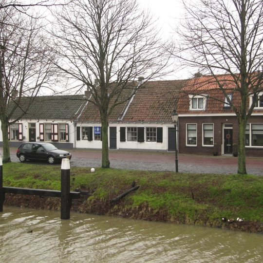 Woonhuisje, van begane-grond met pannen zadeldak