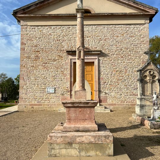 Croix du cimetière ancien de Jouvençon