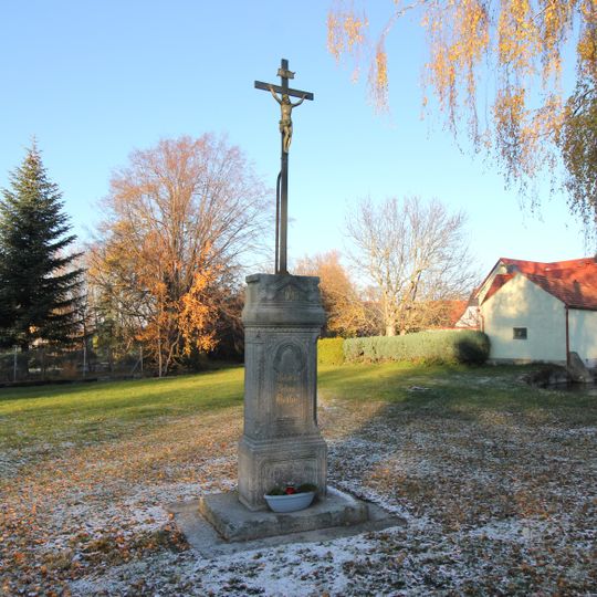 Betkreuz hinter Denkmalstraße 16