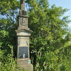 Kříž severně od Jesence u polní cesty