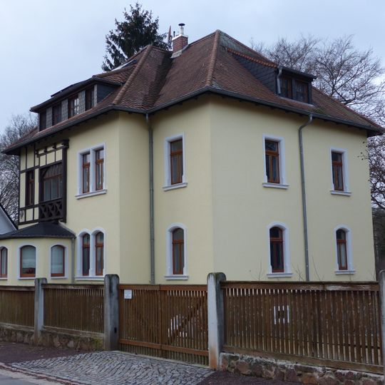 Mietvilla mit Einfriedung Sachsenallee 7