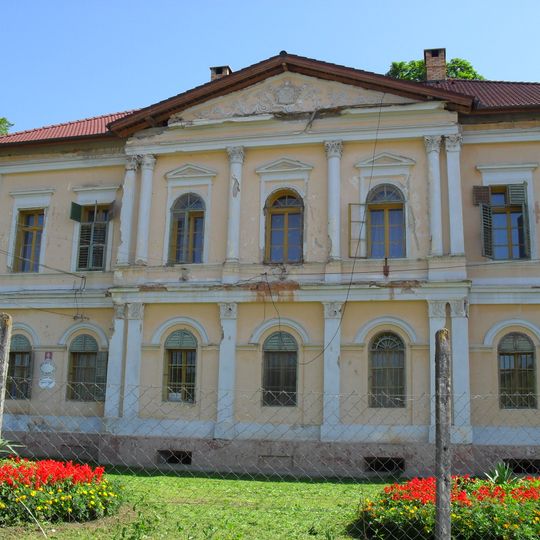 Kaštieľ Valice s areálom, kaštieľ