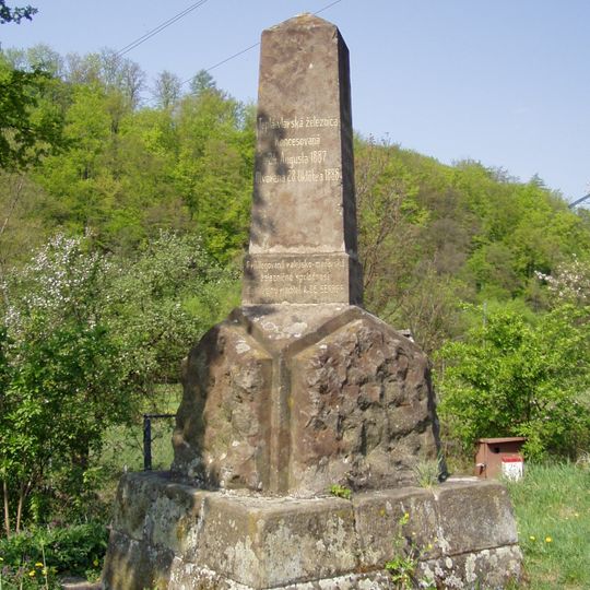 Pomník stavby Vlárské a Tepelské dráhy