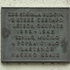 Pamětní deska budovy gestapa