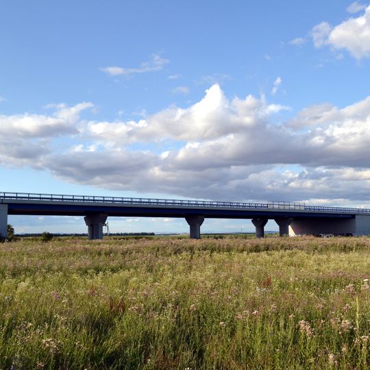 Most dálnice D6 přes železniční trať u Pavlova