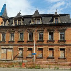 Mietshaus in offener Bebauung und prägnanter Ecklage Hoyerswerdaer Straße 30