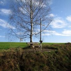 Kříž jihovýchodně od Kaznějova nad Oborskou ulicí
