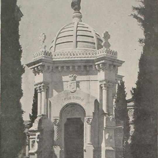 Panteón Casa Riera