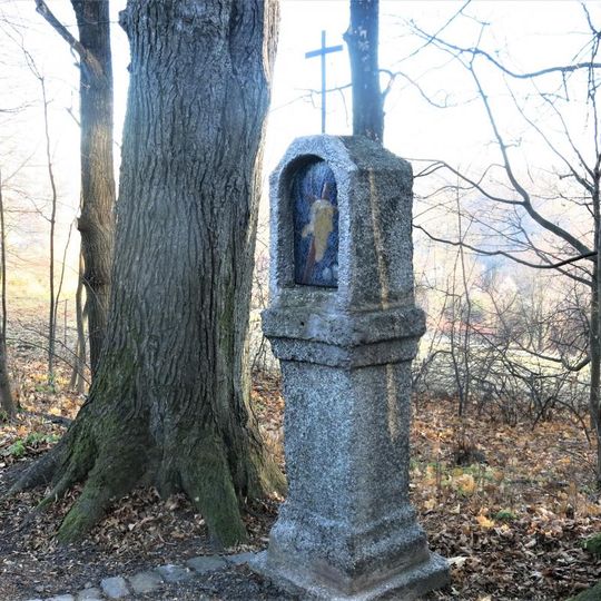 Kaplička II. zastavení křížové cesty na Křížovém vrchu u Frýdlantu