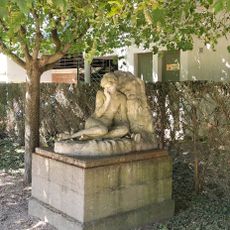 Statue