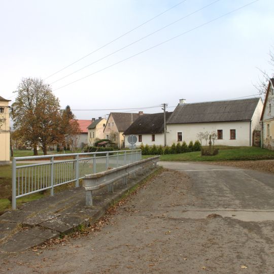 Most silnice III/19310 přes Manětínský potok v Mezí