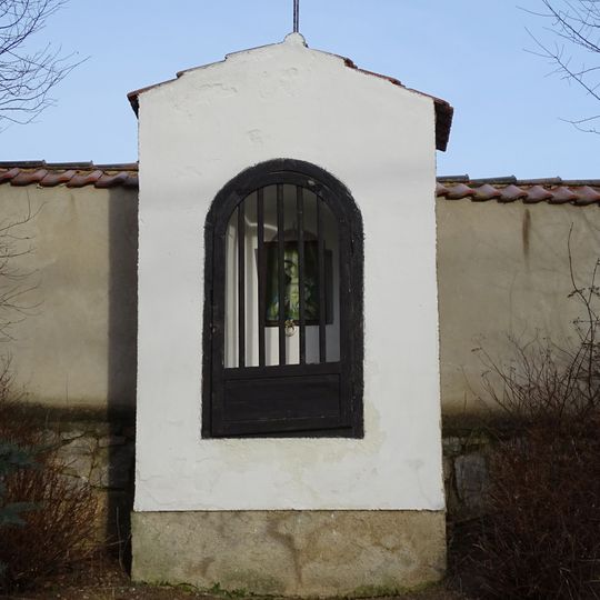 Kaplička na Jakubské návsi v Tachlovicích