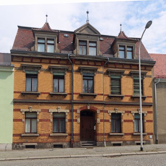 Wohnhaus in geschlossener Bebauung; Hoyerswerdaer Straße 34