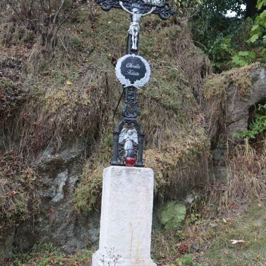 Kříž na východním okraji Rohů