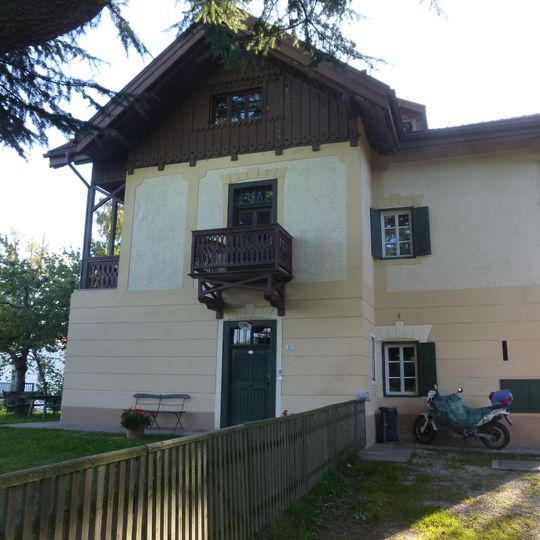 Haus an der Zeder