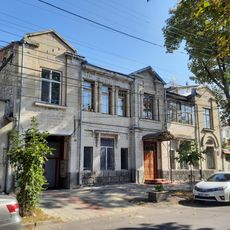 House, Alexei Șciusev, 44