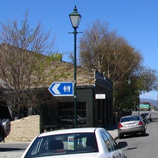 Oliver's Restaurant and Lodge Complex