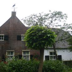 Julianalaan 16, De Kaag