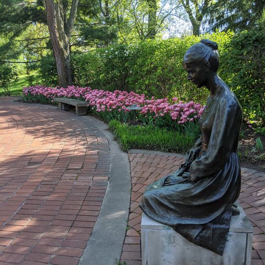 Monument to Women Memorial Garden