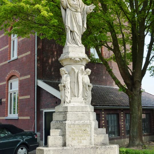 Statue of Sacred Heart of Jesus Christ