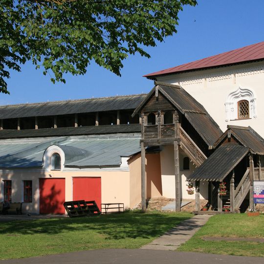 Корпус конюшенный и каретный