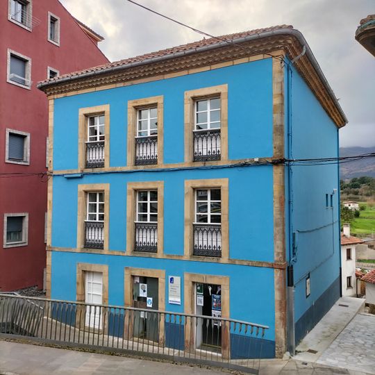 Biblioteca Pública Municipal de Colunga - Pedro Caravia