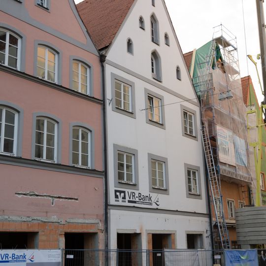 Wohn- und Geschäftshaus