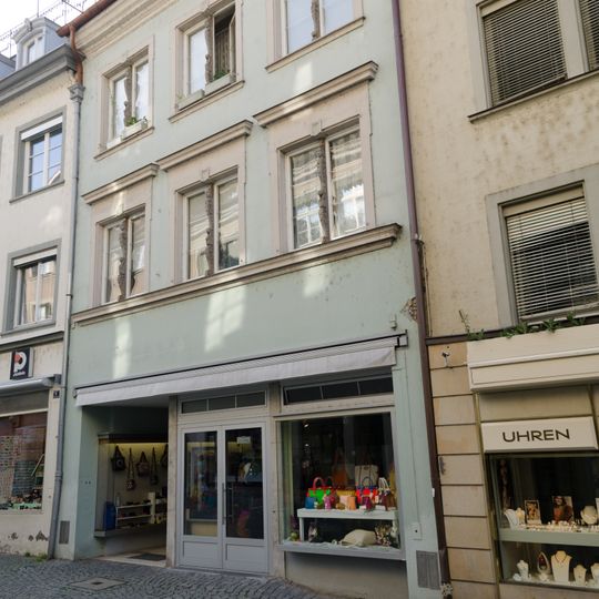 Wohn- und Geschäftshaus