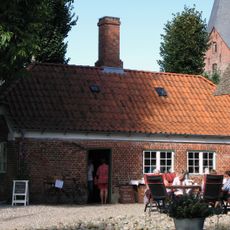 Lindenallee 2, Wohnhaus