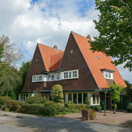 Dubbel woonhuis in Amsterdamse School-stijl