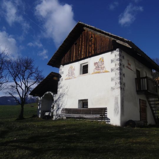 Kornkasten beim Huber an der Ast