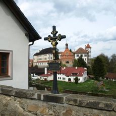 Kříž v ulici Karlov v Jindřichově Hradci