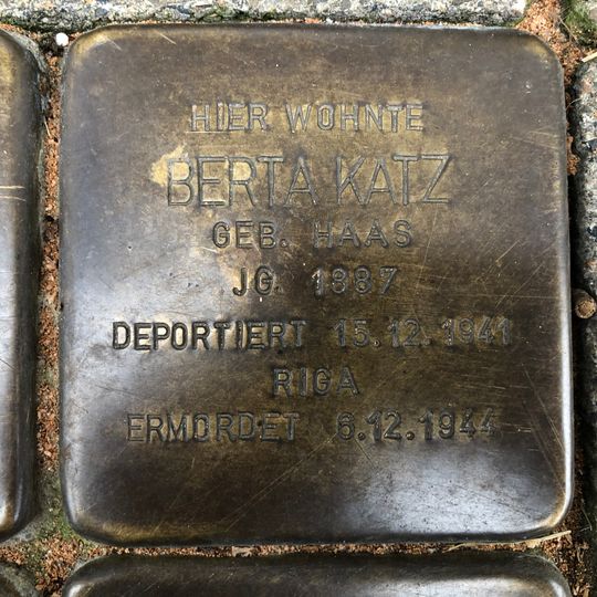 Stolperstein en memoria de Berta Katz