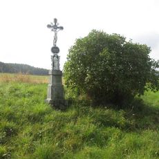 Kříž jižně od Zvíkova u polní cesty